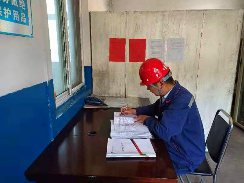 堅守的力量 身邊的感動配圖1.png 堅守的力量 身邊的感動配圖1.png