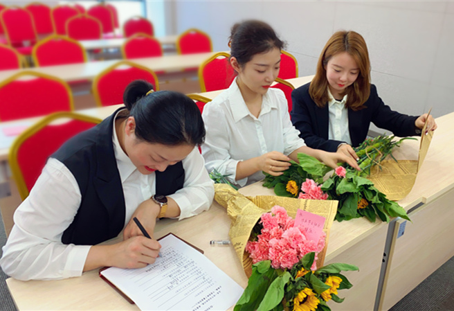 新型能源公司:“母親節”讓愛“不打烊”圖3.png 新型能源公司:“母親節”讓愛“不打烊”圖3.png