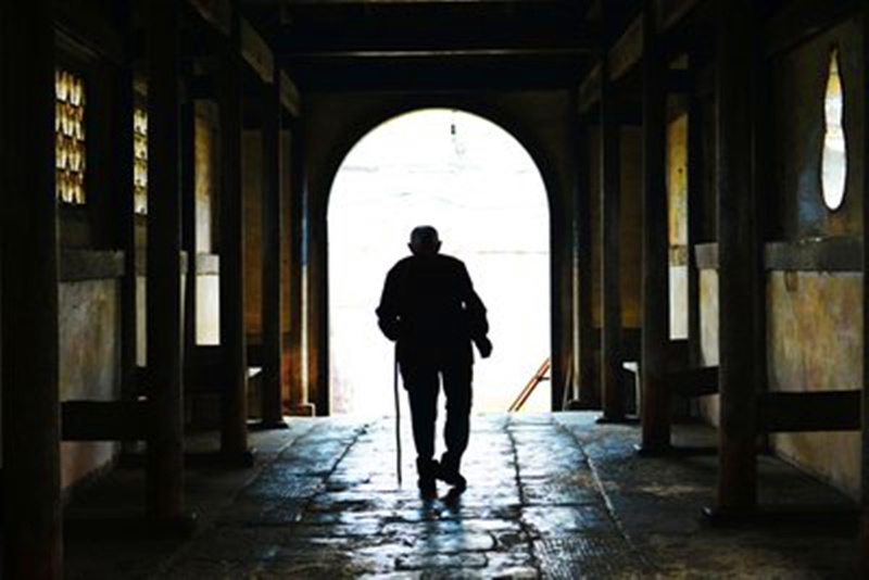 背影-配圖.jpg 背影-配圖.jpg