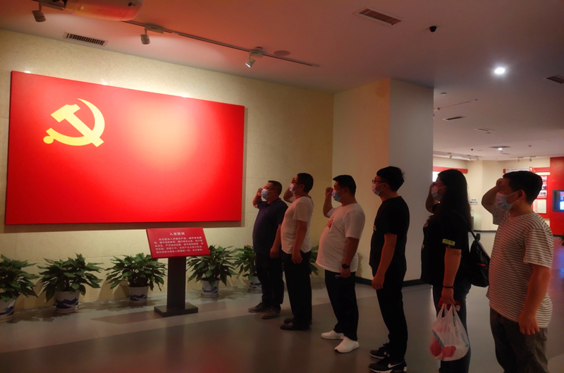 仙桃公司開(kāi)展“追尋紅色足記、強(qiáng)化黨性修養(yǎng)”紅色教育活動(dòng)圖1.png 仙桃公司開(kāi)展“追尋紅色足記、強(qiáng)化黨性修養(yǎng)”紅色教育活動(dòng)圖1.png