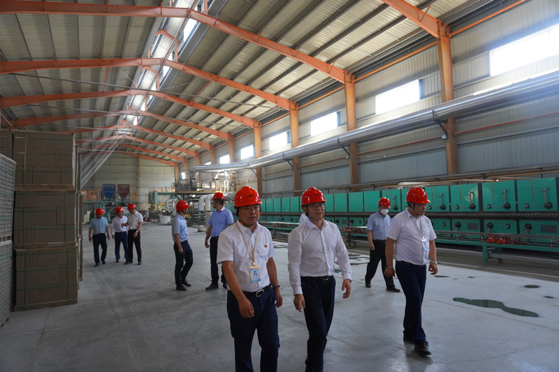 公司副總經(jīng)理黃崗到高邑公司檢查安全環(huán)保工作2.png 公司副總經(jīng)理黃崗到高邑公司檢查安全環(huán)保工作2.png