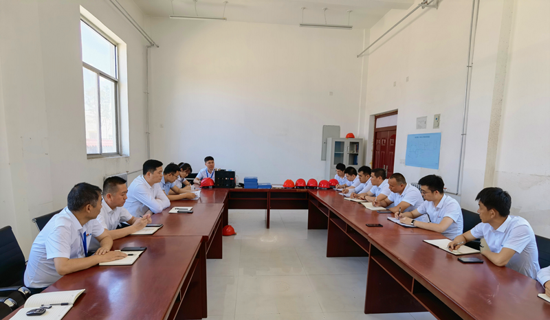 神木分公司召開安全環保專項會議并開展專項檢查1.png 神木分公司召開安全環保專項會議并開展專項檢查1.png