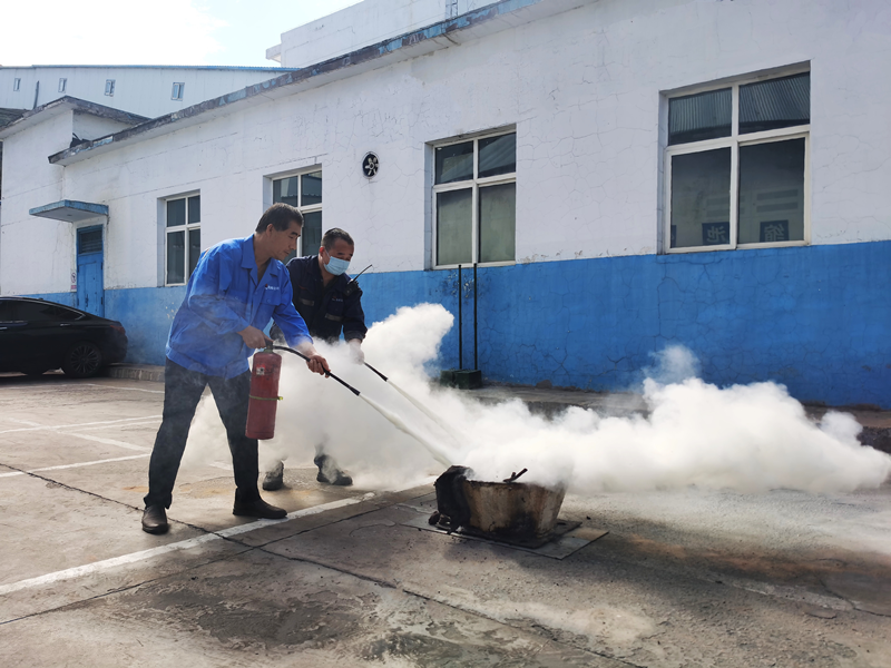 選煤公司張家峁選煤廠開展火災事故應急演練活動4.png 選煤公司張家峁選煤廠開展火災事故應急演練活動4.png