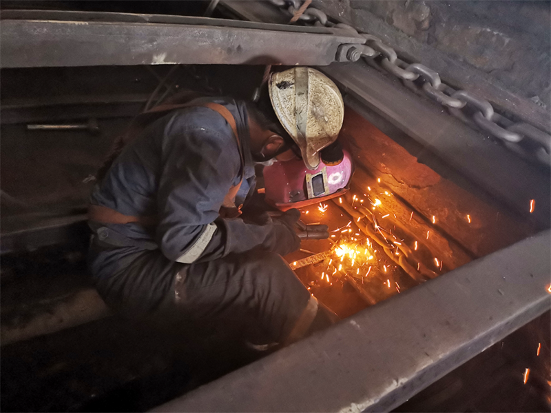 選煤公司：高溫“烤”驗下 選煤人堅守崗位-2.png