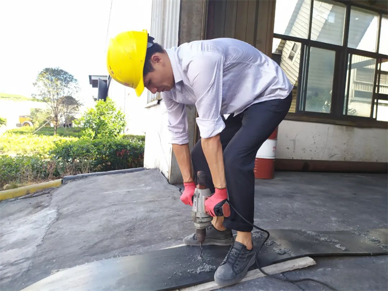 福建陜科能源公司:高溫下的堅(jiān)守-1.png 福建陜科能源公司:高溫下的堅(jiān)守-1.png