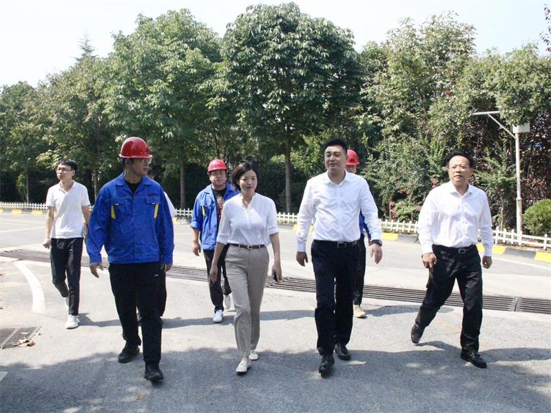 咸陽市高新區管委會領導到咸陽公司督查指導“煤改氣”工作進展情況-1.png 咸陽市高新區管委會領導到咸陽公司督查指導“煤改氣”工作進展情況-1.png