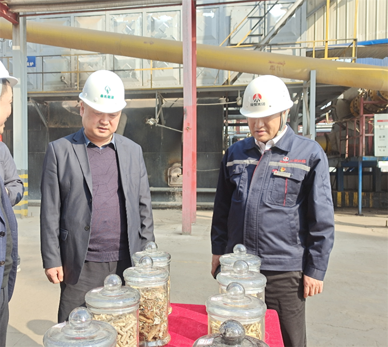 三原縣委常委、副縣長蒙小衛(wèi)到三原公司調(diào)研指導(dǎo)2.png