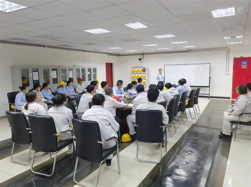 淮源公司:勇于擔(dān)當(dāng)改作風(fēng) 篤行實(shí)干促發(fā)展2.png 淮源公司:勇于擔(dān)當(dāng)改作風(fēng) 篤行實(shí)干促發(fā)展2.png