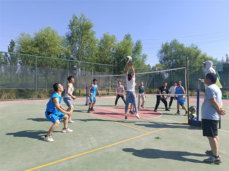 寧夏鑫爾特公司職工氣排球賽打出別樣精彩1.png 寧夏鑫爾特公司職工氣排球賽打出別樣精彩1.png