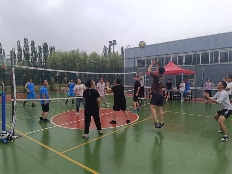 寧夏鑫爾特公司職工氣排球賽打出別樣精彩5.png 寧夏鑫爾特公司職工氣排球賽打出別樣精彩5.png